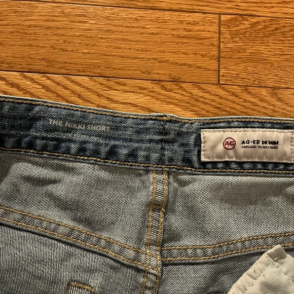 [30R]AG The Nikki Shorts Relaxed Skinny Women's Blue Denim Bermuda Shorts - Picture 4 of 8